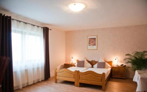 Hotel Zum Schnackel In Mainz Wiesbaden Exterior photo